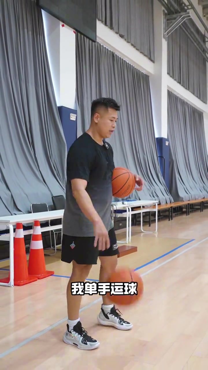 青岛男篮公开课侧重抗阻力运球 杨瀚森王睿泽完成率超90%