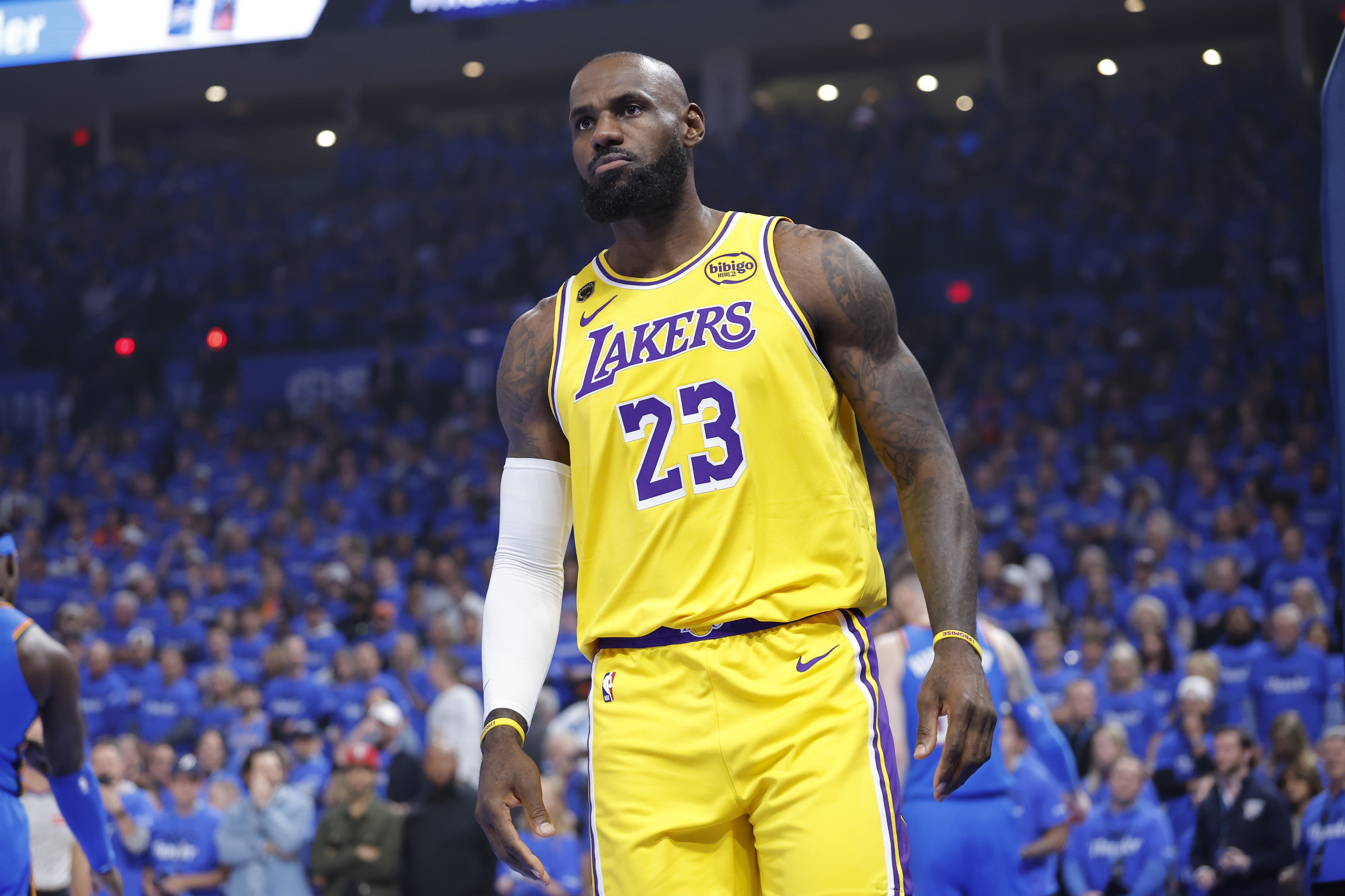 ESPN记者曝詹姆斯决定时间窗口:周日到下周二 ESPN记者曝詹姆斯决定时间窗口:周日到下周二