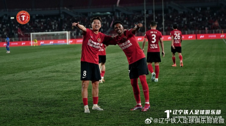 辽宁铁人楠波湾3-1上海申花 热菲尼奥双响邦本宜裕点射建功