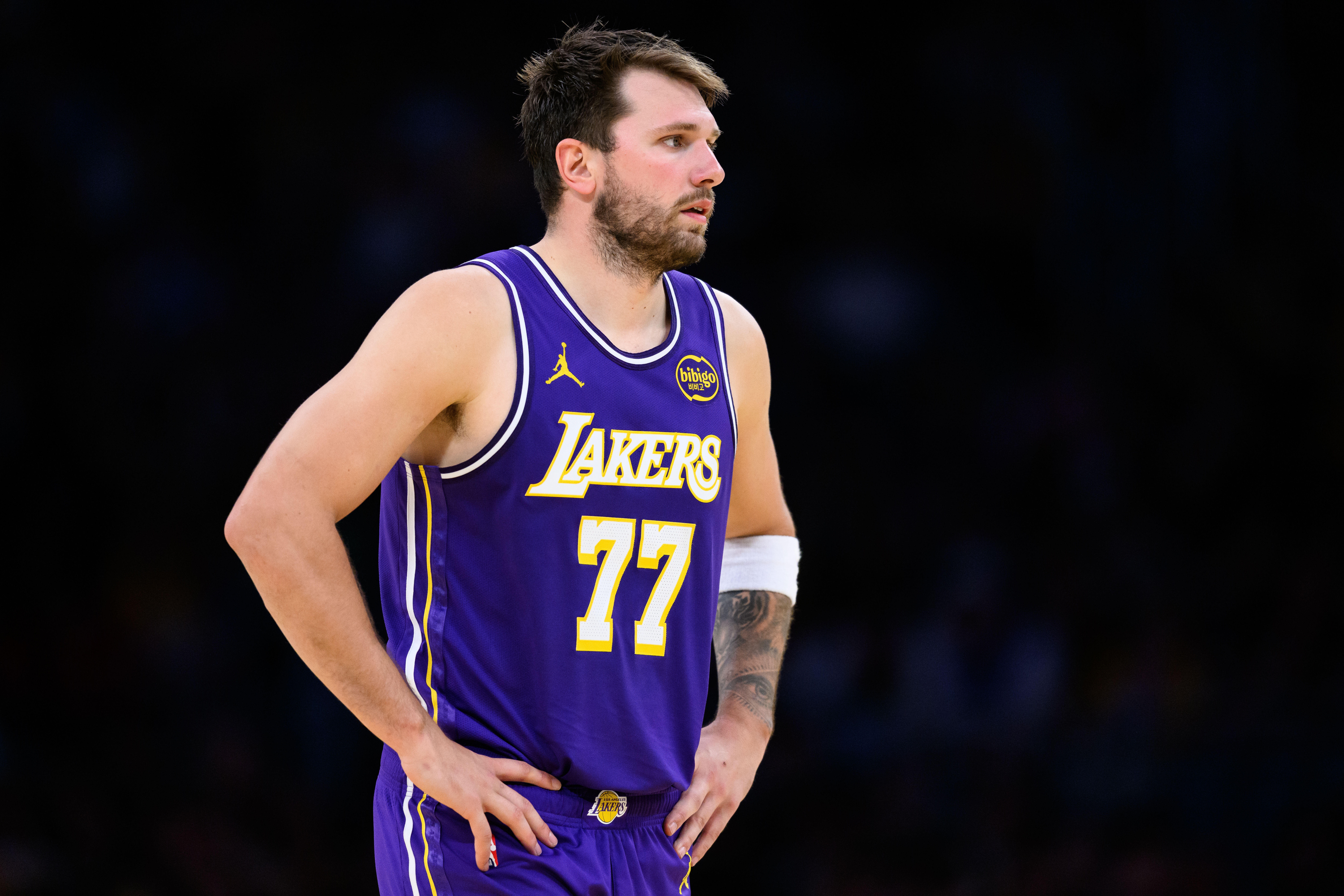 Colin Cowherd：东契奇比安东尼强但防守同样糟糕 体型与耐操度成疑