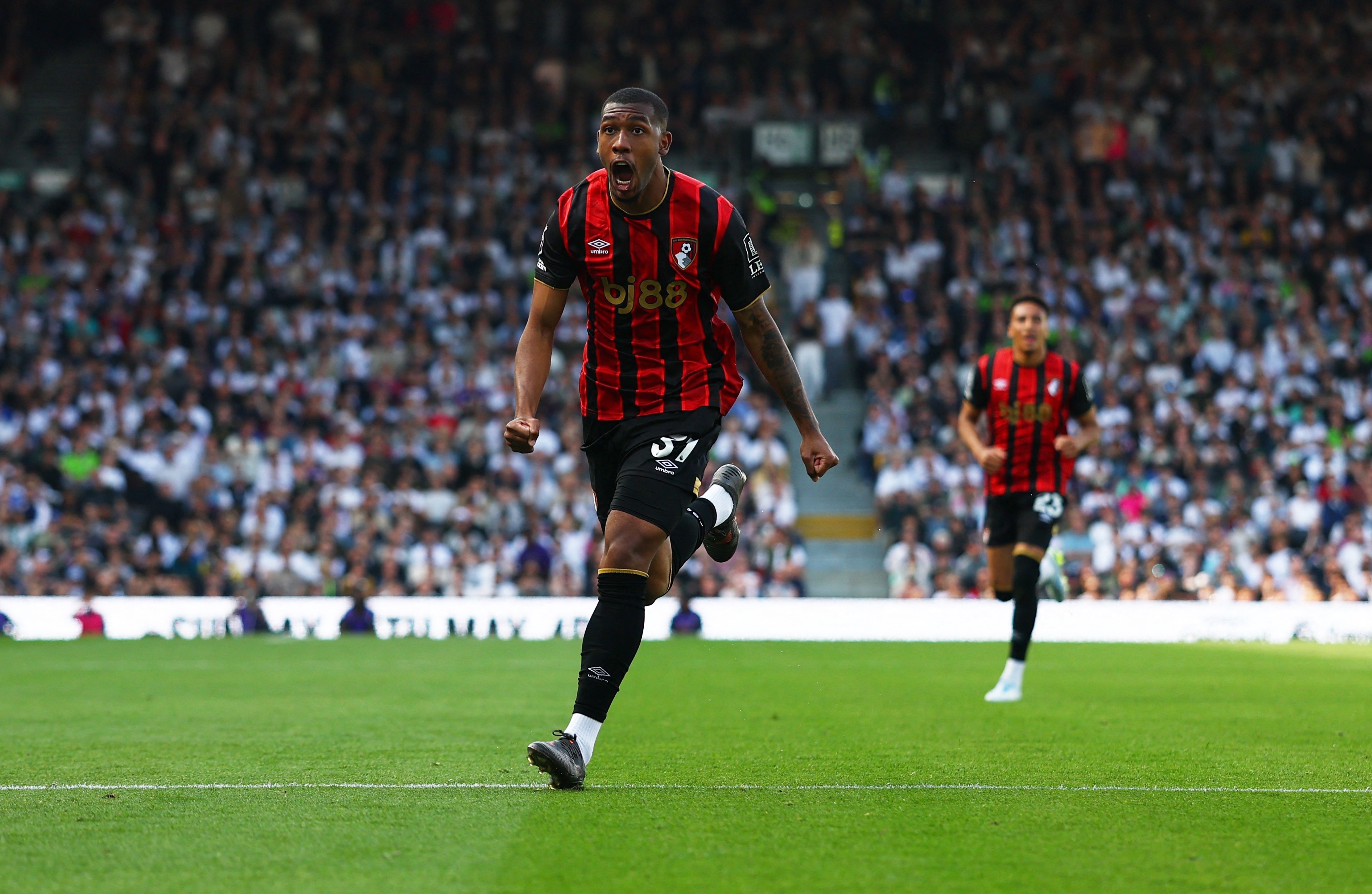 DO：伯恩茅斯对左后卫特吕费尔估价6000万镑，拉扬解约金1.3亿镑