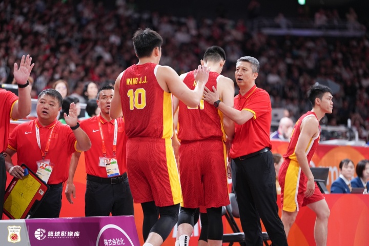 解说:派什么级别球队去参赛 并不是中国篮协能够单方面决定的 解说:派什么级别球队去参赛 并不是中国篮协能够单方面决定的